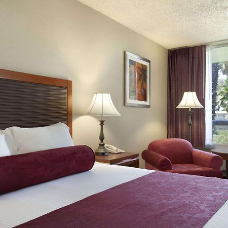 Ramada By Wyndham Sunnyvale/Silicon Valley Εξωτερικό φωτογραφία
