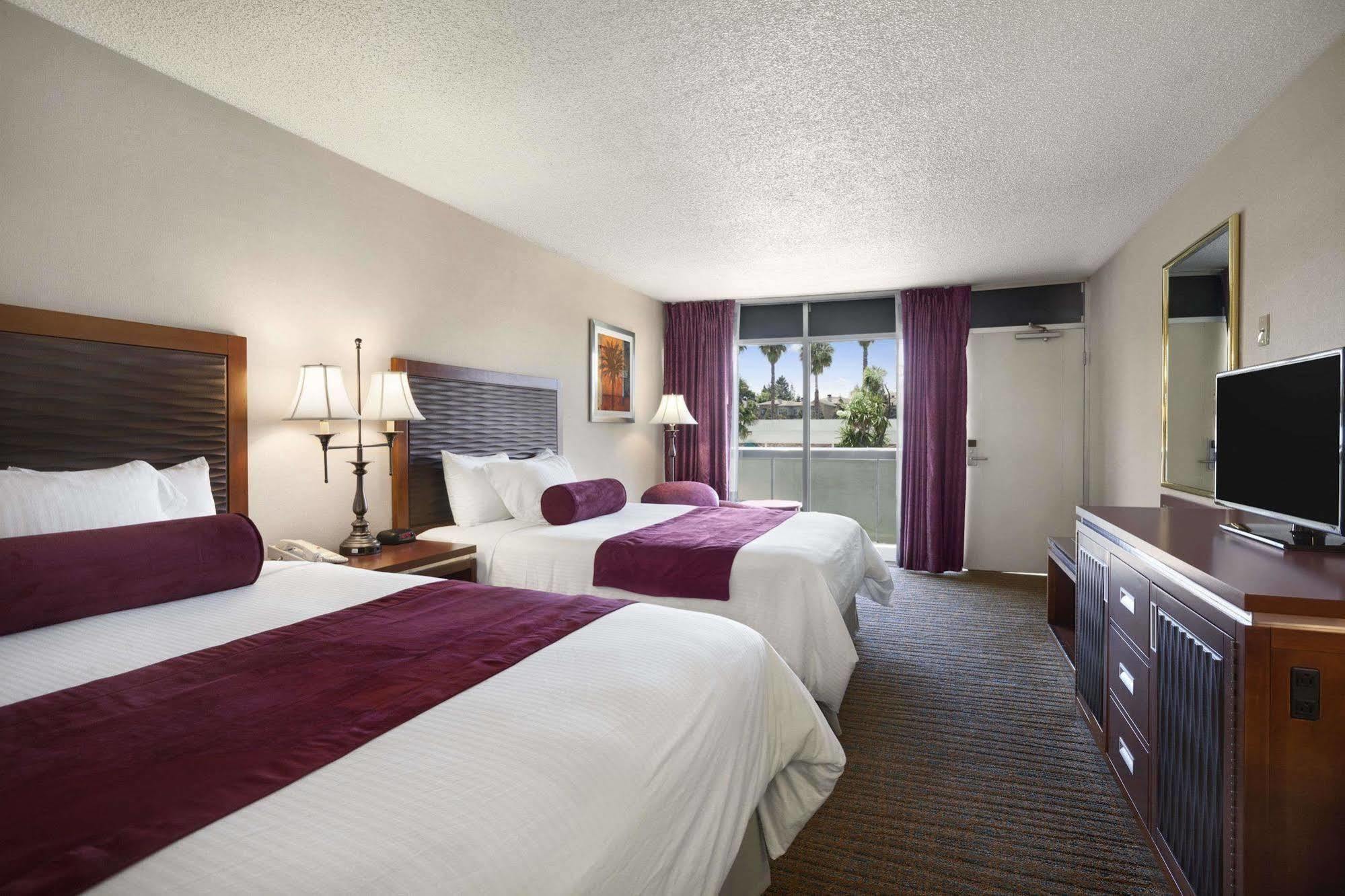 Ramada By Wyndham Sunnyvale/Silicon Valley Εξωτερικό φωτογραφία